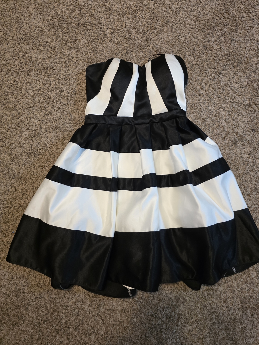 Betsy & Adam Black and White Strapless Fit-and-Flare Girls Dress